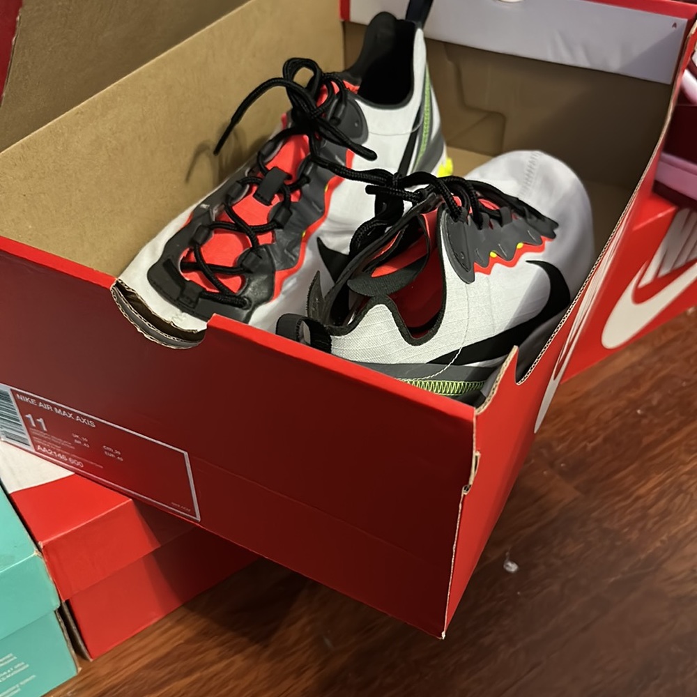 Men Size 11. Nike React Element 55. Worn Once. - image 3
